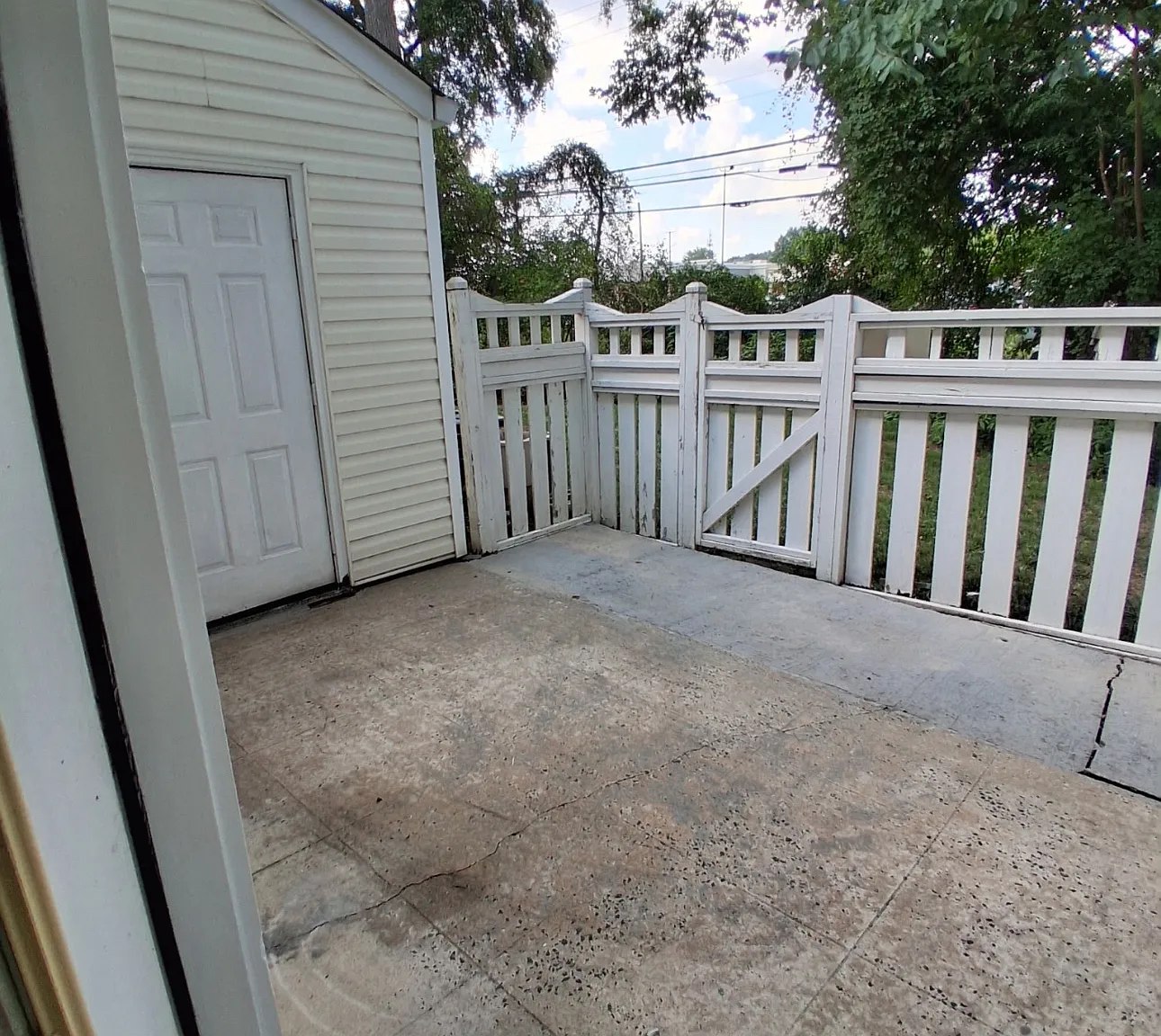 3 bed, 1.5 bath, 1261 sqft, $1,800 — Photo 4