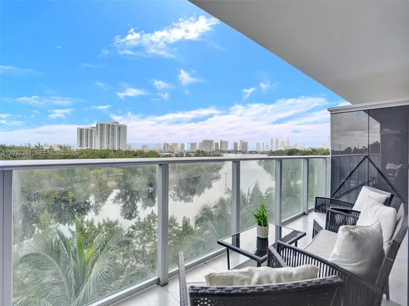 16385 N Biscayne Blvd #403, North Miami Beach, FL 33160