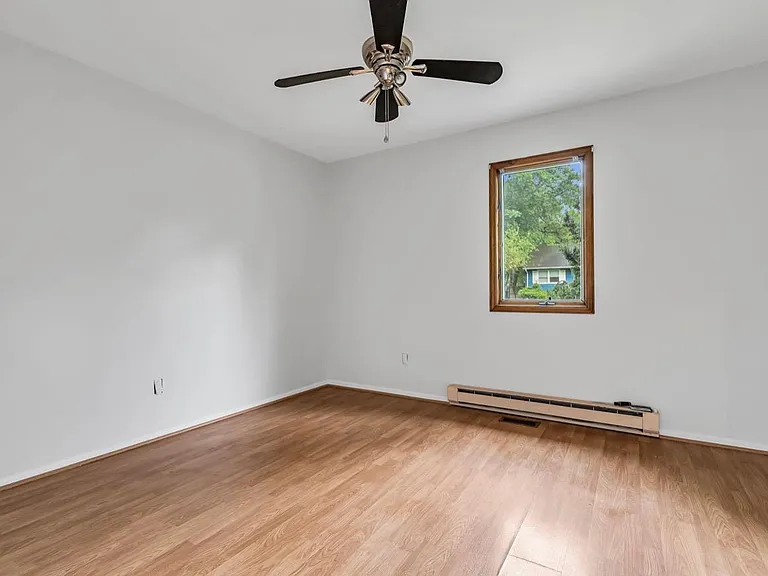1112 Larchmont St — Photo 12