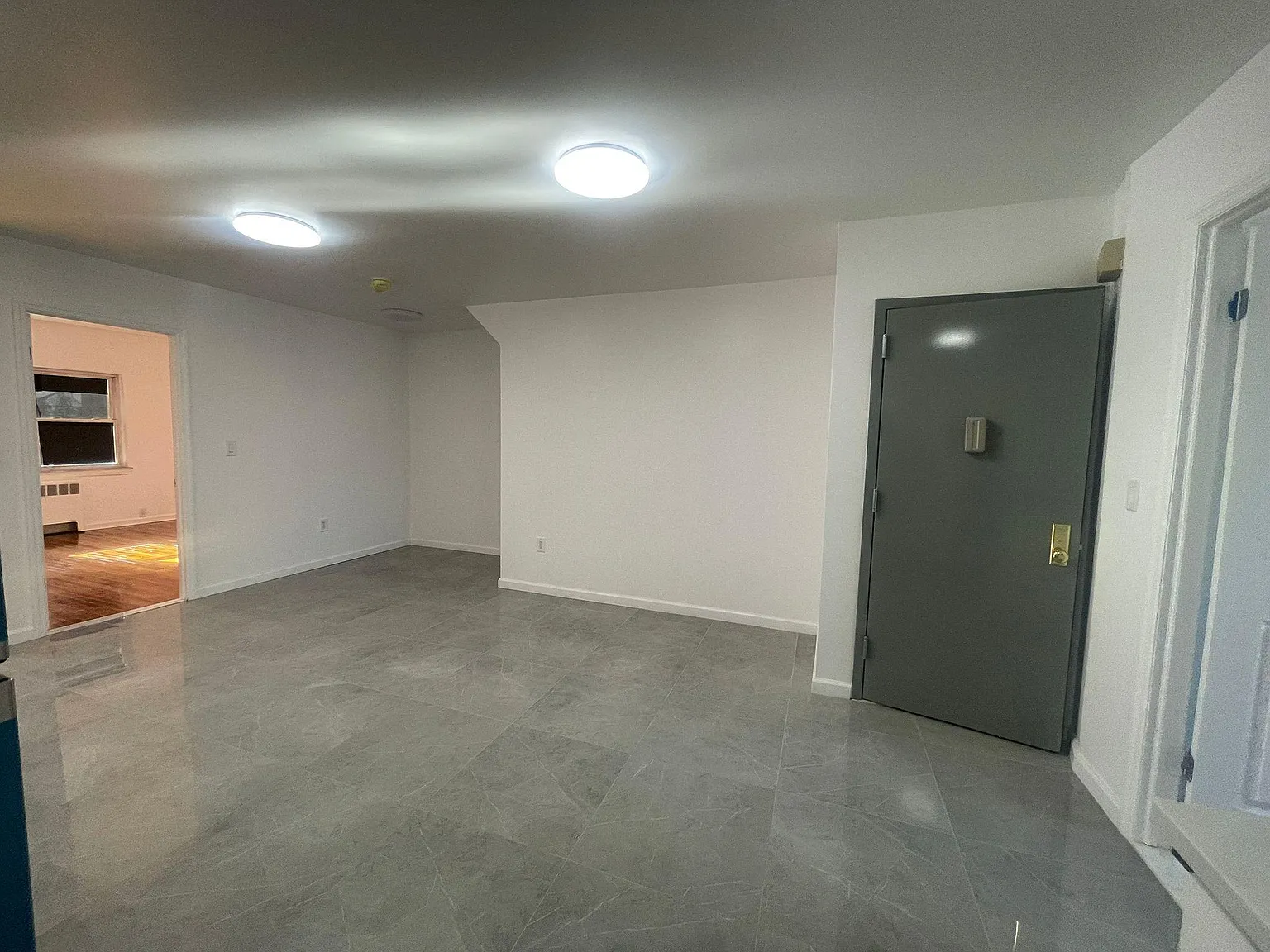 3 bed, $3,532 — Photo 2