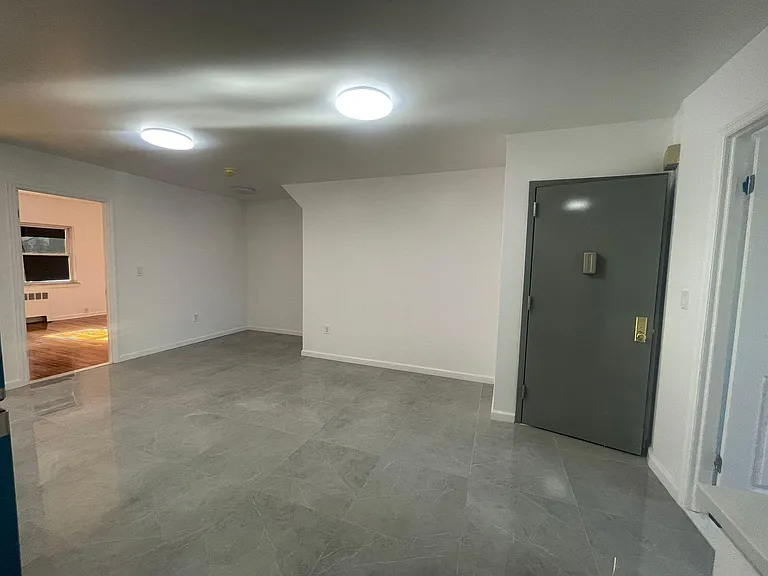 2320 Young Ave #2 — Photo 2