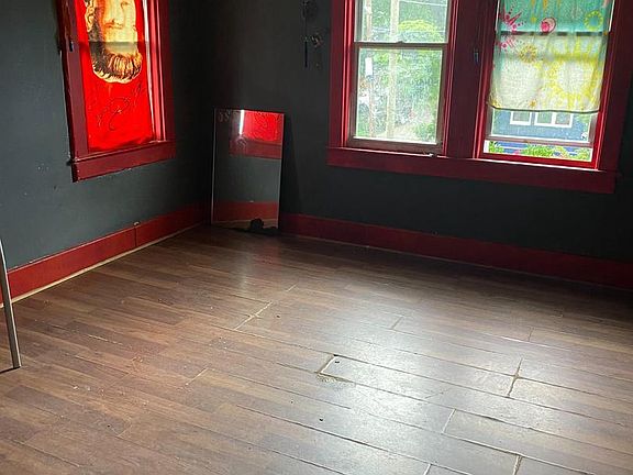 5th image of 113 Parker Pl