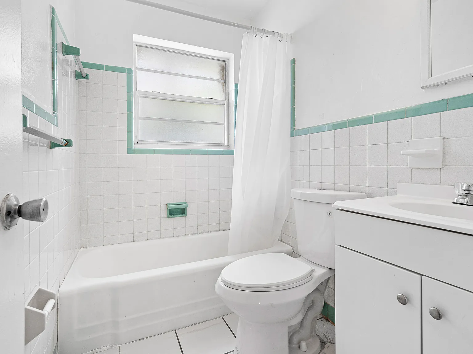 Studio, 450 sqft, $1,200 — Photo 3