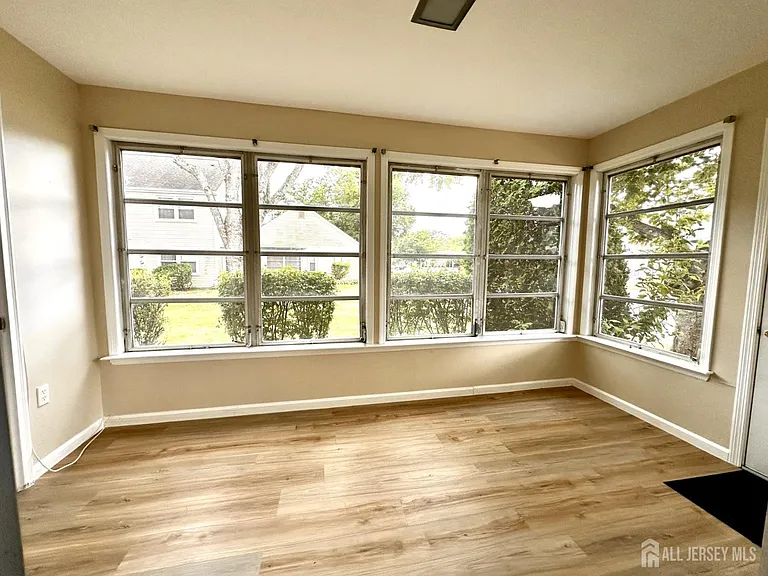 242 Marblehead Ln #B — Photo 17