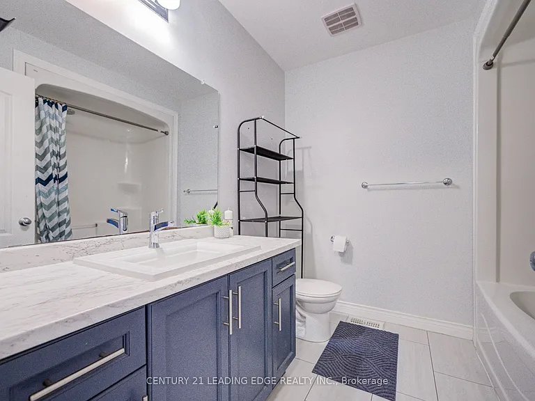 124 College St #9 — Photo 25