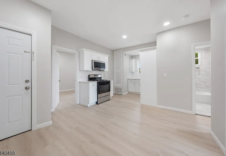 59 Henry St #C3 — Photo 5