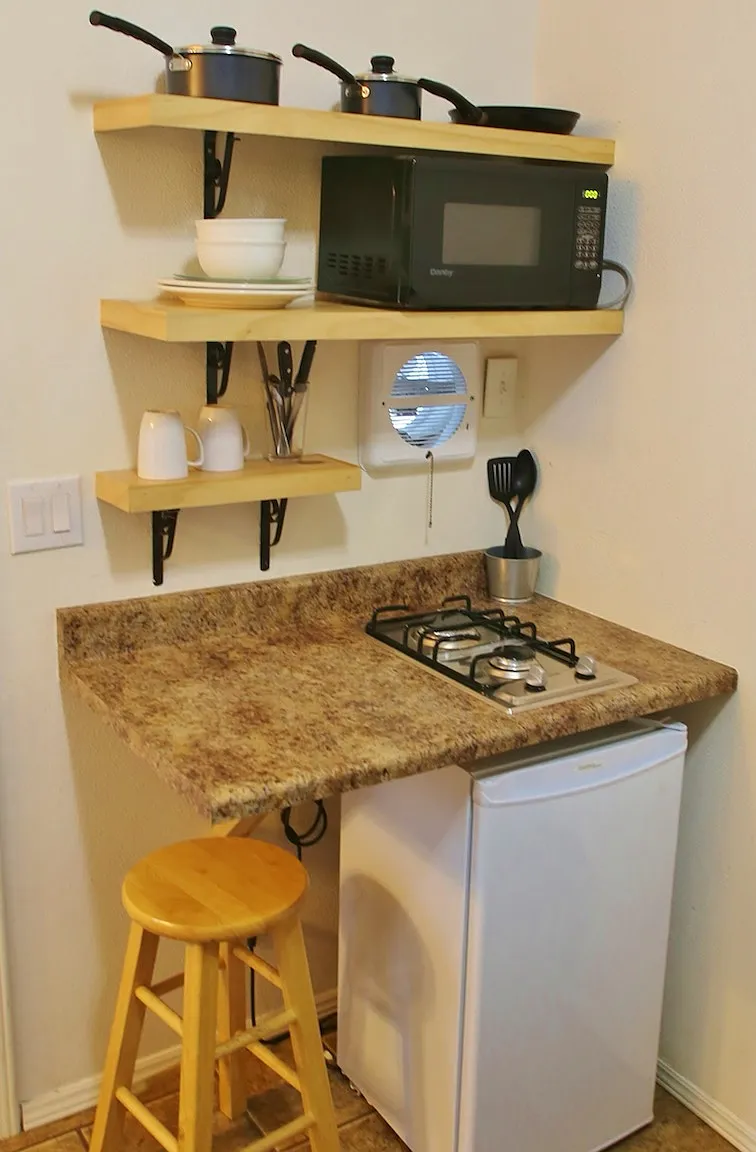 Studio, 133 sqft, $1,050 — Photo 1