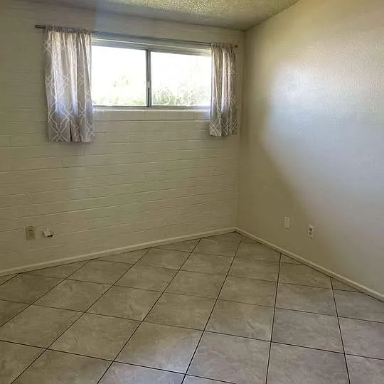 Building Photo - 2215 W Devonshire Ave #1