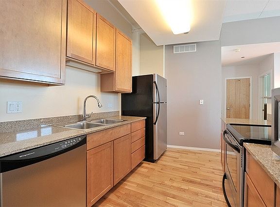 4th image of 1000 W Leland Ave APT 10G
