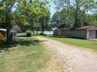 911 N 3540 East Rd, Neoga, IL 62447