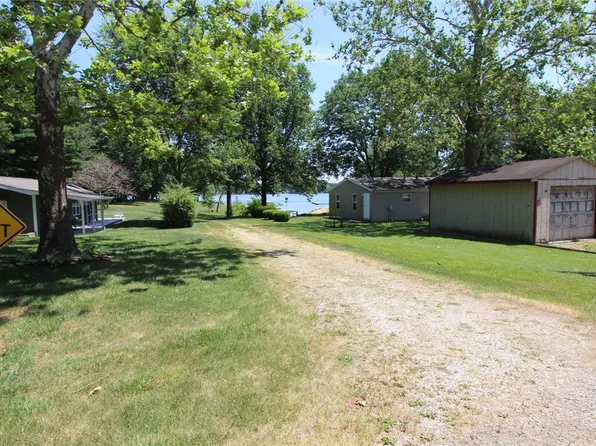 911 N 3540 East Rd, Neoga, IL 62447