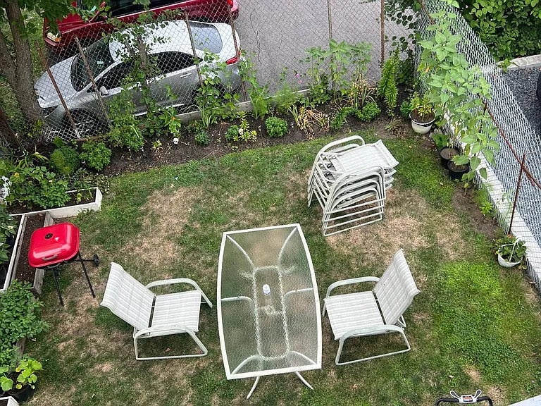 5 Lawson Pl #2 — Photo 8