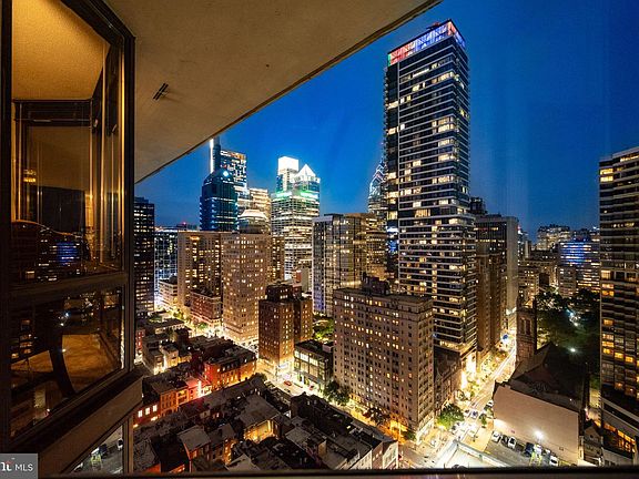 4th image of 2020 Walnut St APT 29D