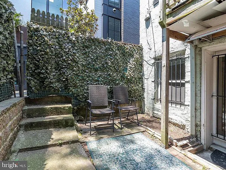 1704 V St NW #B — Photo 13