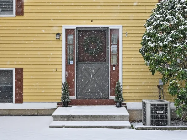 25 Shea St APT 8, Dracut, MA 01826