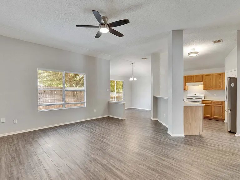 1403 Gulf Way — Photo 3