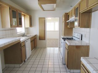 330 11th St, Bakersfield, CA 93304