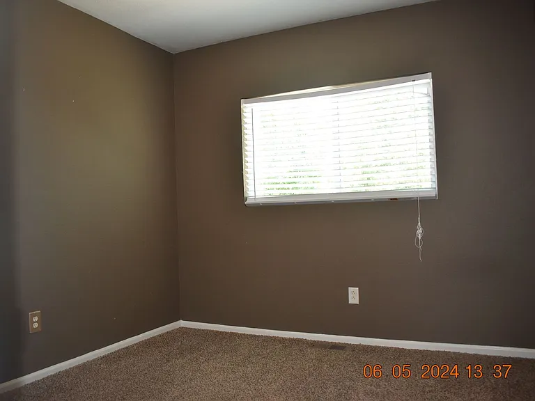 7916 S Kittredge St — Photo 15