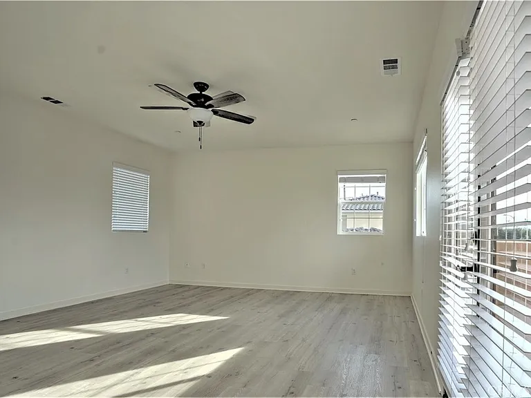 22117 Normandie Ave — Photo 25