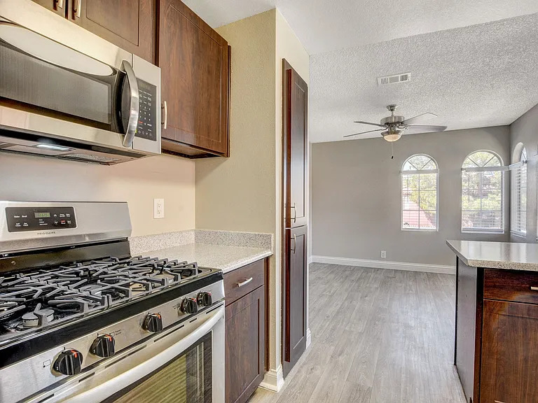 Artisan Apartments — Photo 4