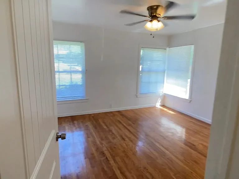 1029 W Hickory St #A — Photo 15