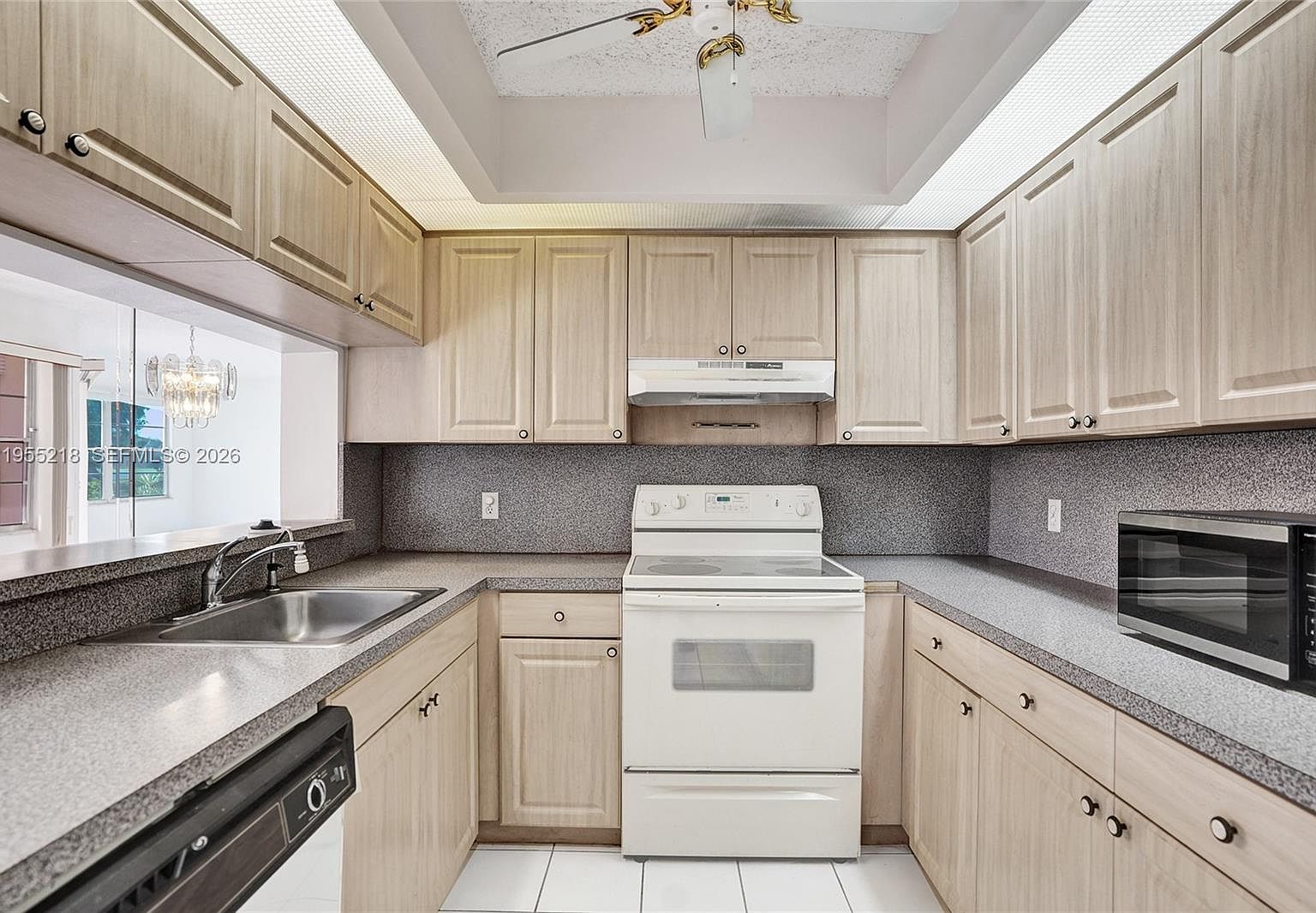 900 SW 128th Ave APT 103D