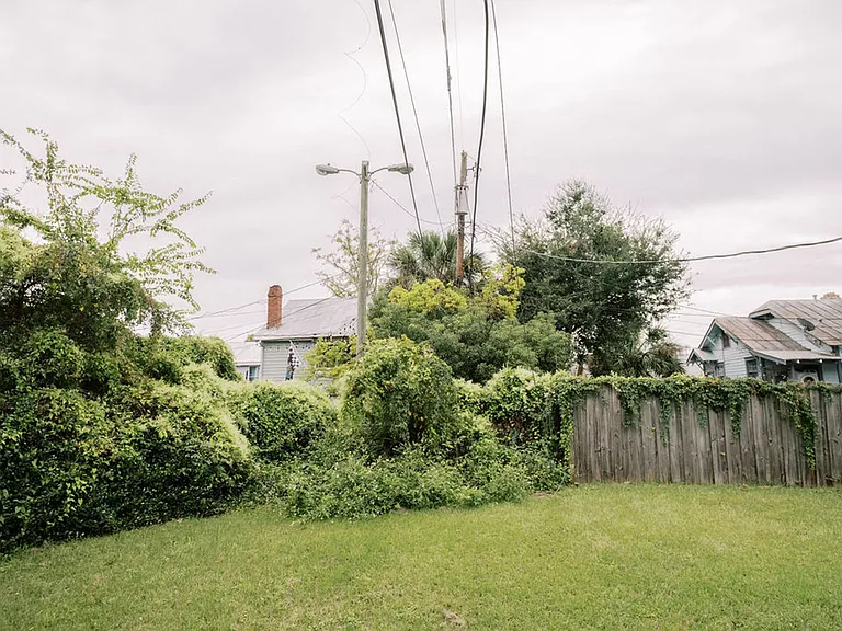2426 Lincoln St — Photo 19