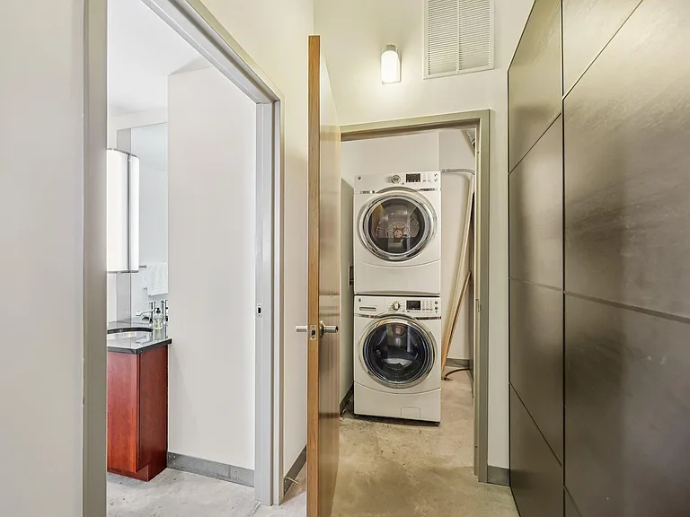 2929 Chicago Ave #1105 — Photo 32