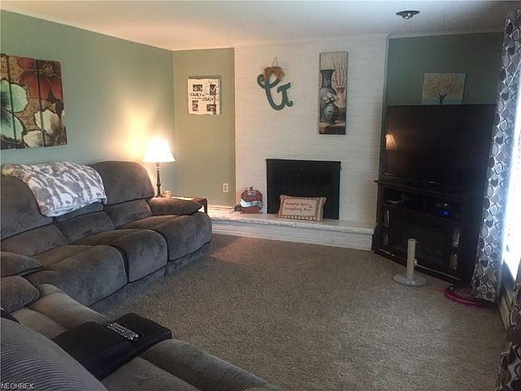 4th image of 556 Oak Ave SW