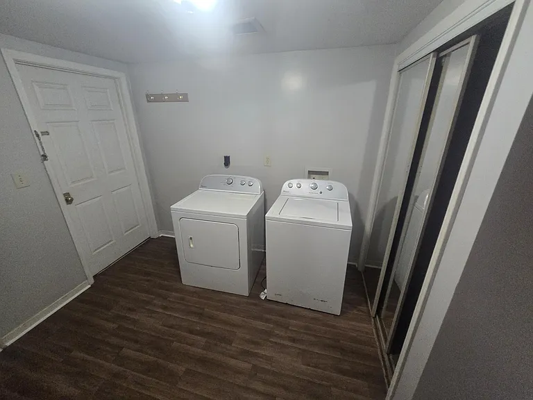 2205 Larchwood St NE — Photo 8
