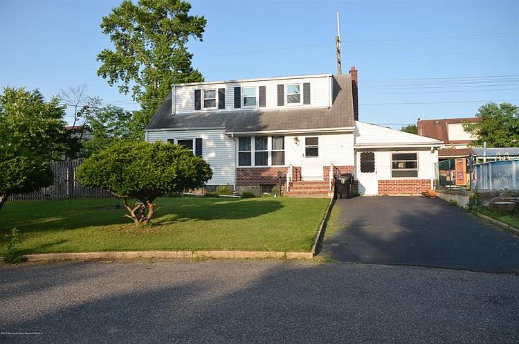 1st image of 333 Hollie Dr E
