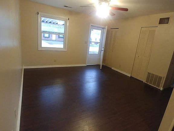 2nd image of 106 Willow St