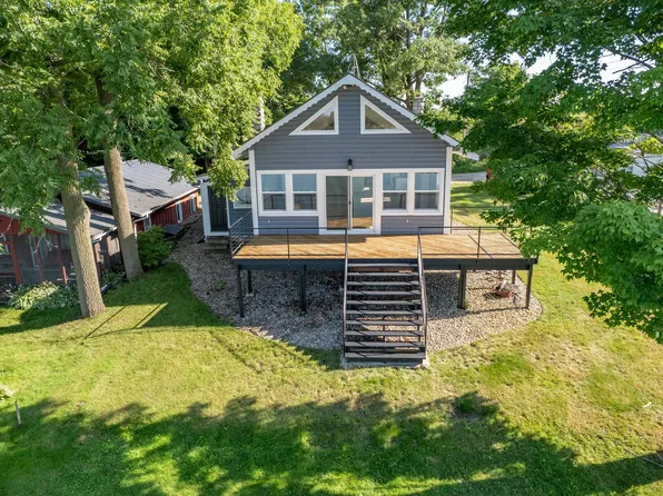 10398 Born St, Three Rivers, MI 49093