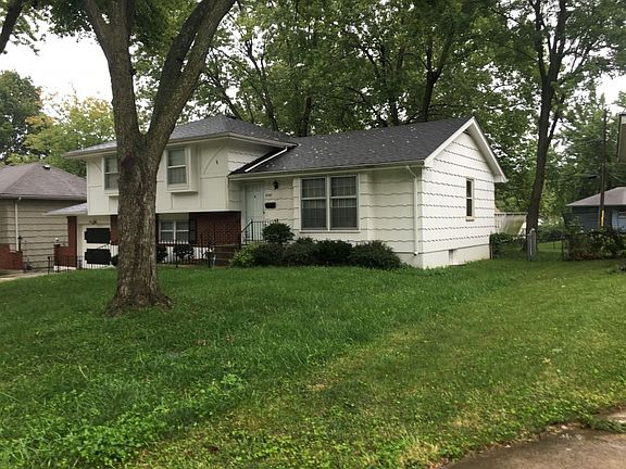3rd image of 8307 E 105th Ter