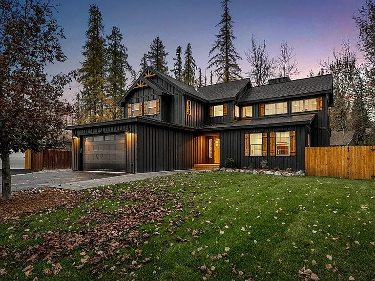 Wedgewood Ln — Photo 1