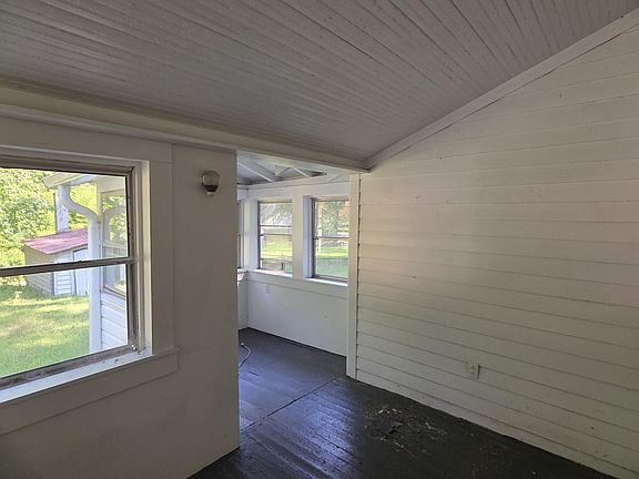 4th image of 439 Lake View Rd