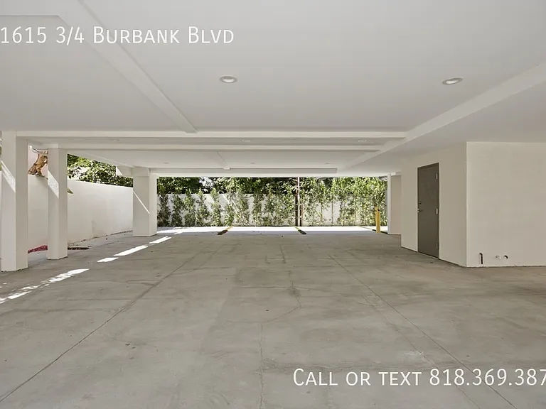 11615 3/4 Burbank Blvd — Photo 17