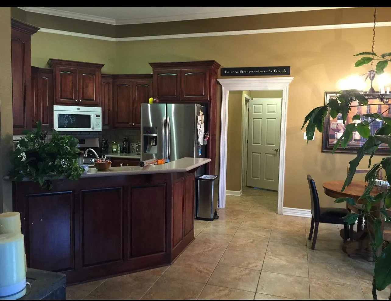 5 bed, 2600 sqft, $2,700 — Photo 3