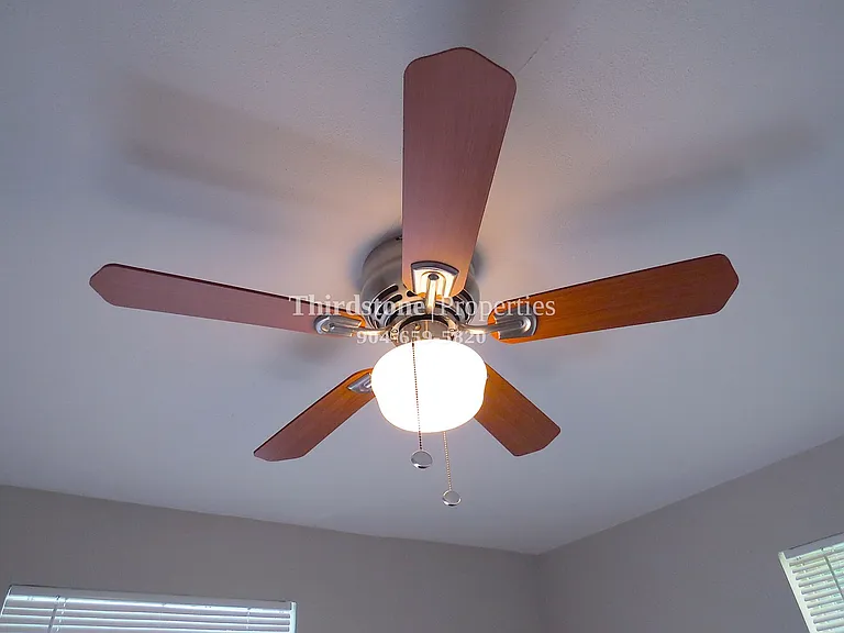 1946 Allandale Cir E — Photo 15