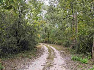 102 Lauderdale Ln, Crawfordville, FL 32327