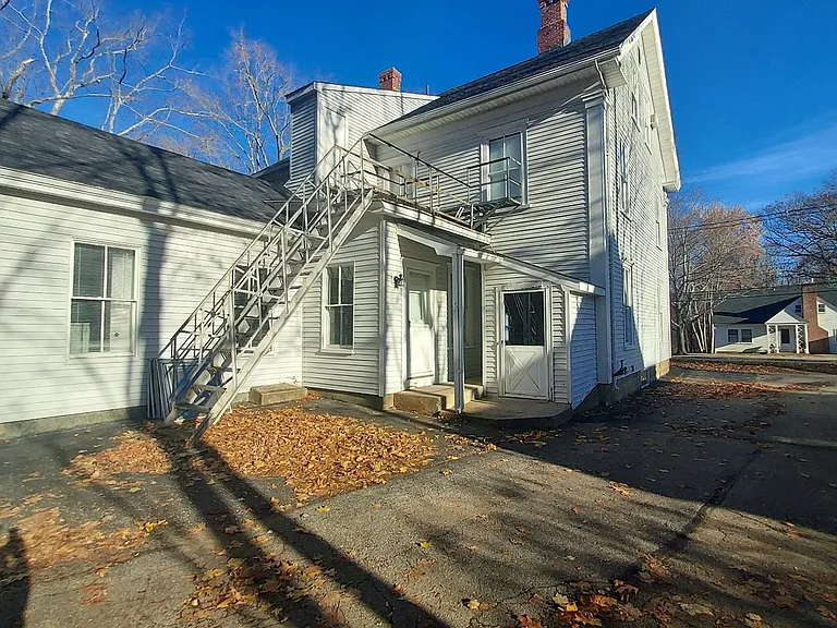 3 Packers Falls Rd — Photo 4