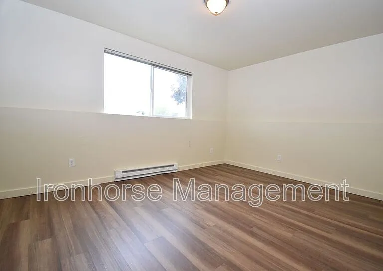 807 W Villard St #13 — Photo 7