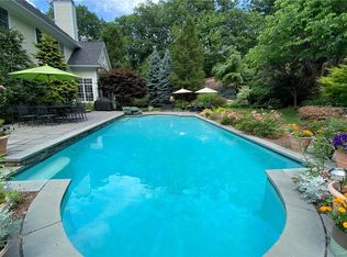 21 Arrow Crest Dr, Croton On Hudson, NY 10520