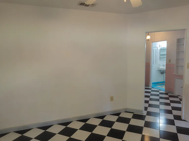 3409 E Starr Ave — Photo 17