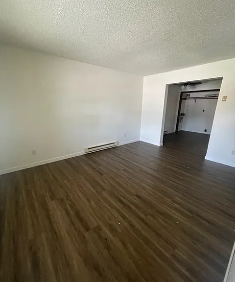 110 N Holmen Dr #10 — Photo 3