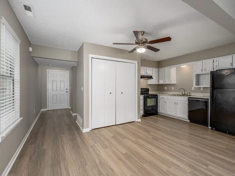 Brookwood Village Townhomes — Photo 10