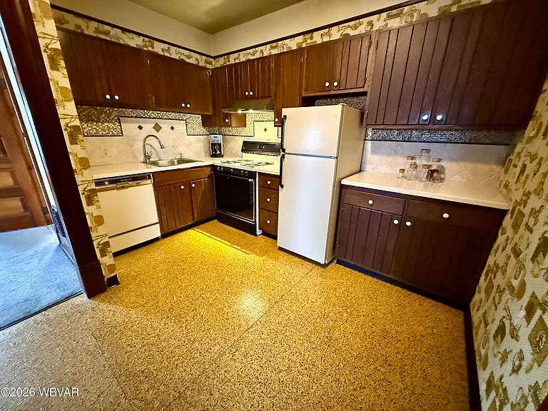 610 S Market St #2 — Photo 7