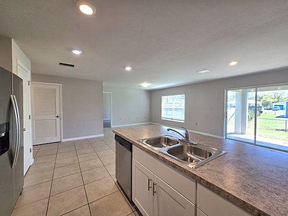 4th image of 21519 Dranson Ave