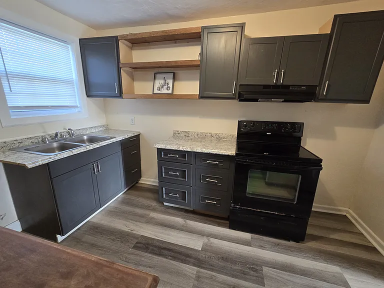 312 E Palmer Ave — Photo 3