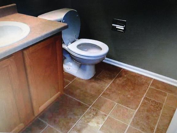 1/2 Bath